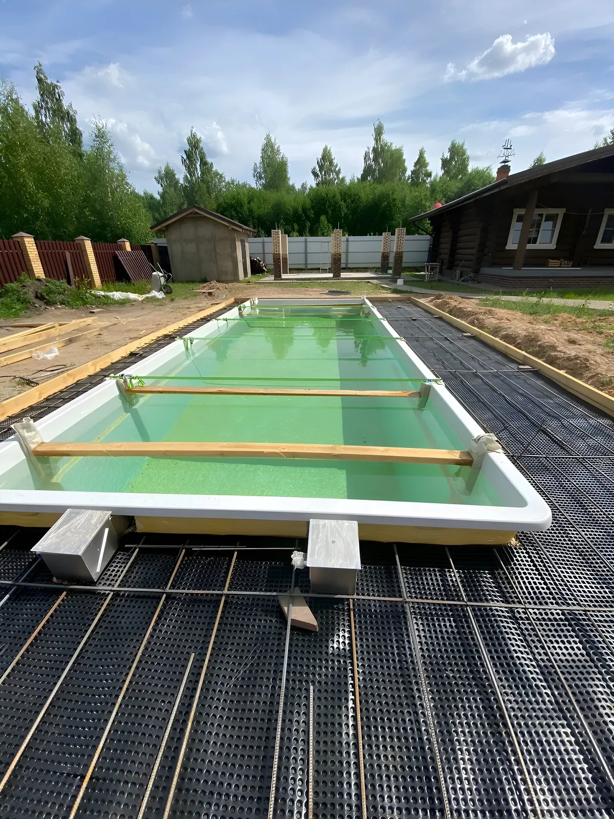 Laguna 9 — вечернее освещение в Смоленске